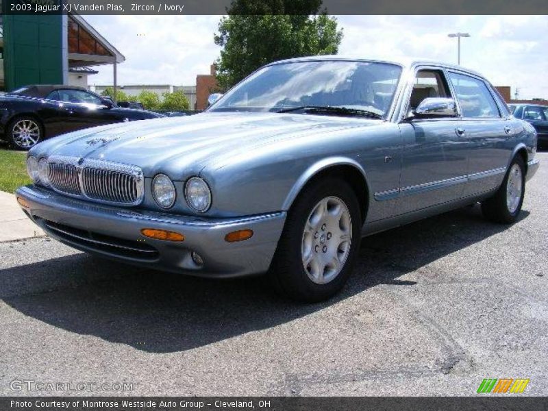 Zircon / Ivory 2003 Jaguar XJ Vanden Plas