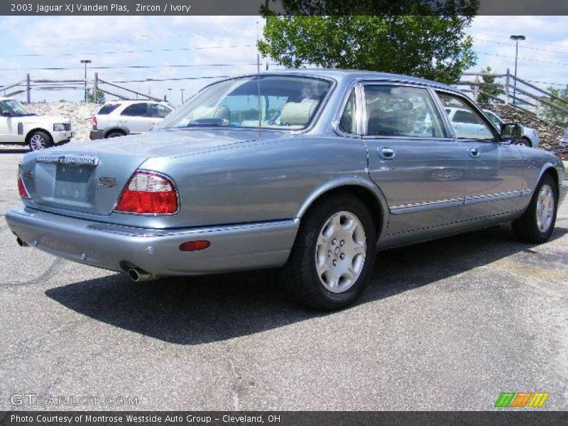 Zircon / Ivory 2003 Jaguar XJ Vanden Plas