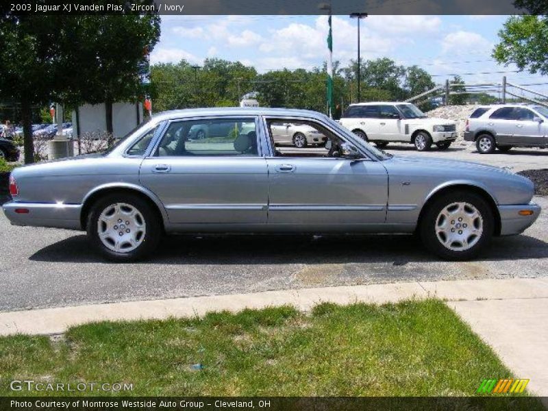Zircon / Ivory 2003 Jaguar XJ Vanden Plas
