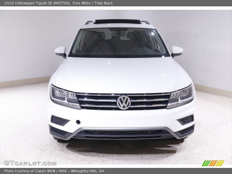 Pure White / Titan Black 2019 Volkswagen Tiguan SE 4MOTION