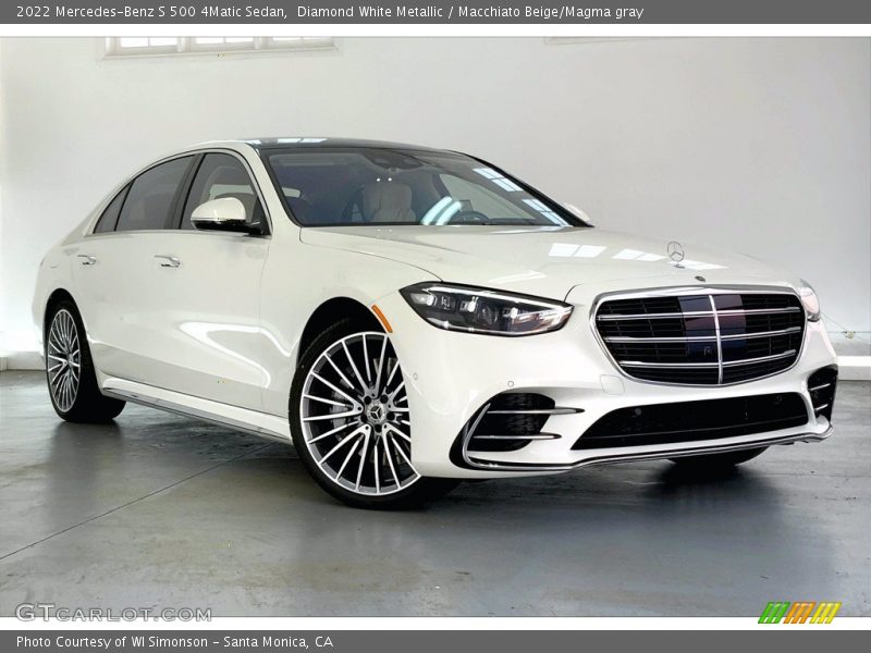 Front 3/4 View of 2022 S 500 4Matic Sedan