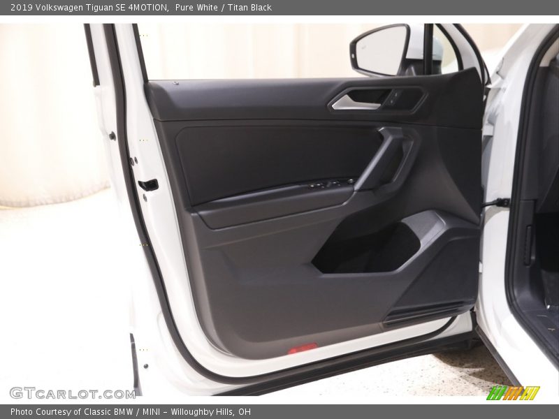 Pure White / Titan Black 2019 Volkswagen Tiguan SE 4MOTION