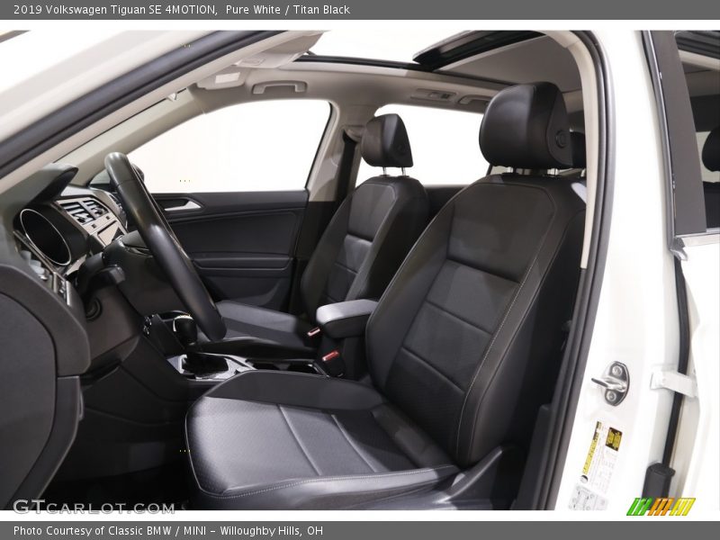 Pure White / Titan Black 2019 Volkswagen Tiguan SE 4MOTION