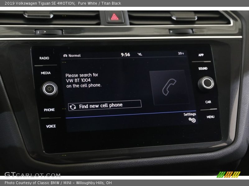 Pure White / Titan Black 2019 Volkswagen Tiguan SE 4MOTION