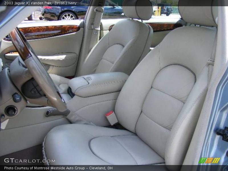 Zircon / Ivory 2003 Jaguar XJ Vanden Plas