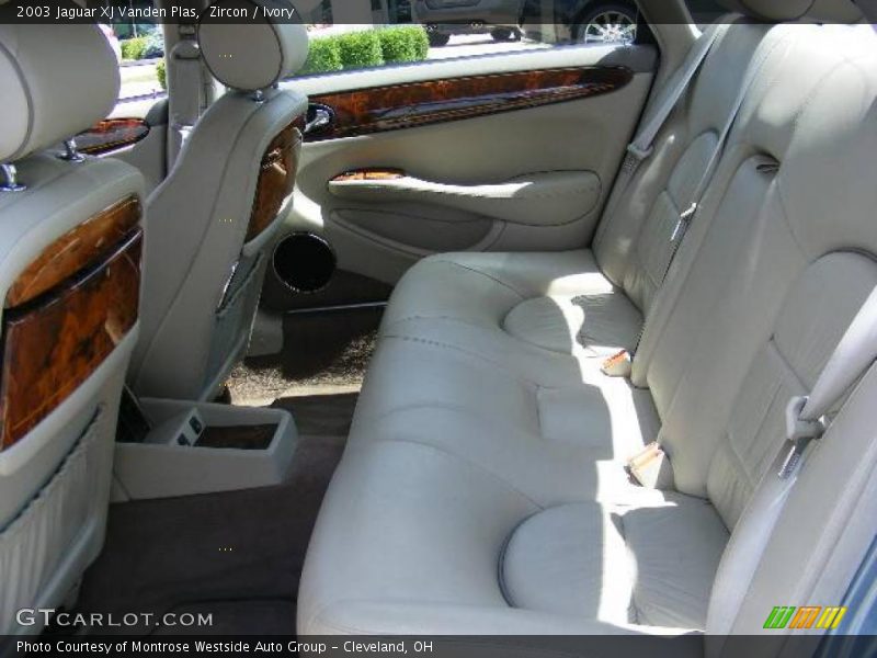 Zircon / Ivory 2003 Jaguar XJ Vanden Plas