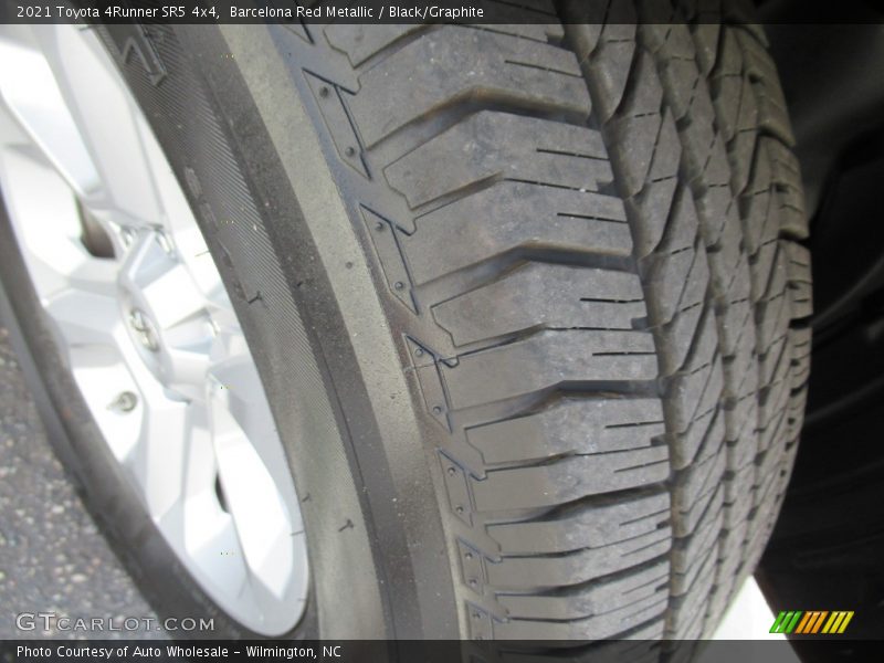 Barcelona Red Metallic / Black/Graphite 2021 Toyota 4Runner SR5 4x4