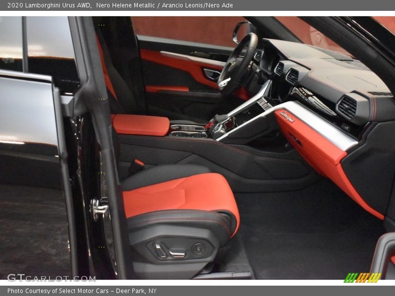 Front Seat of 2020 Urus AWD