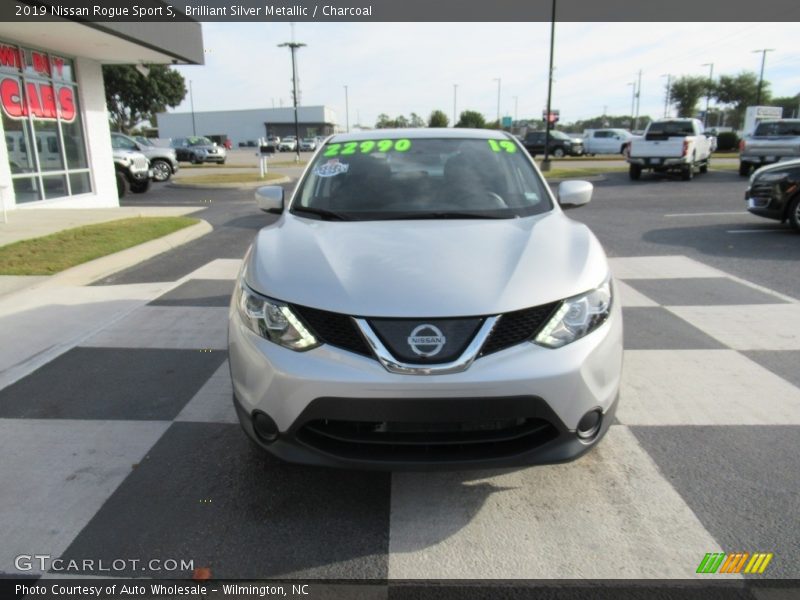 Brilliant Silver Metallic / Charcoal 2019 Nissan Rogue Sport S