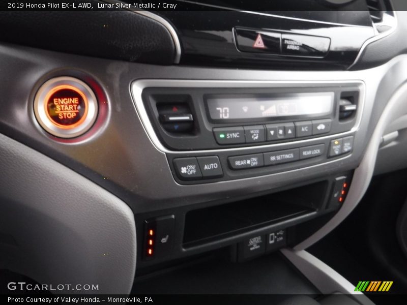 Lunar Silver Metallic / Gray 2019 Honda Pilot EX-L AWD