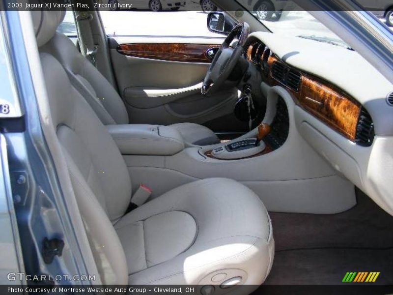 Zircon / Ivory 2003 Jaguar XJ Vanden Plas