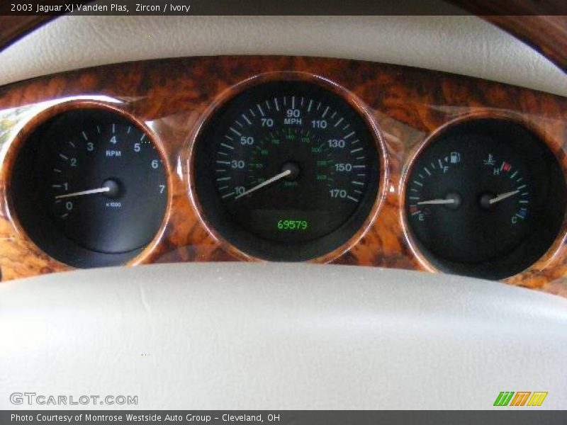 Zircon / Ivory 2003 Jaguar XJ Vanden Plas