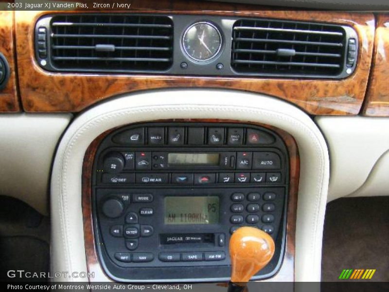 Zircon / Ivory 2003 Jaguar XJ Vanden Plas