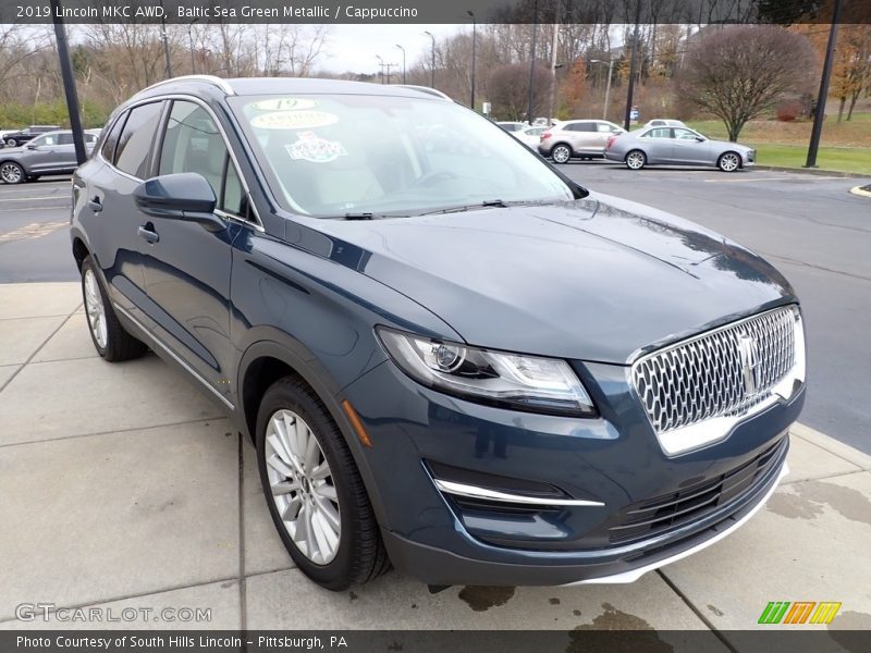 Front 3/4 View of 2019 MKC AWD