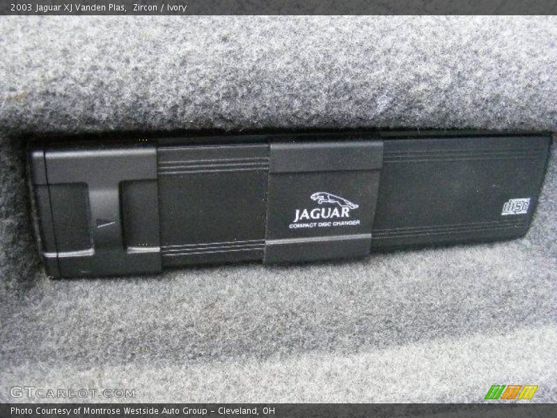 Zircon / Ivory 2003 Jaguar XJ Vanden Plas