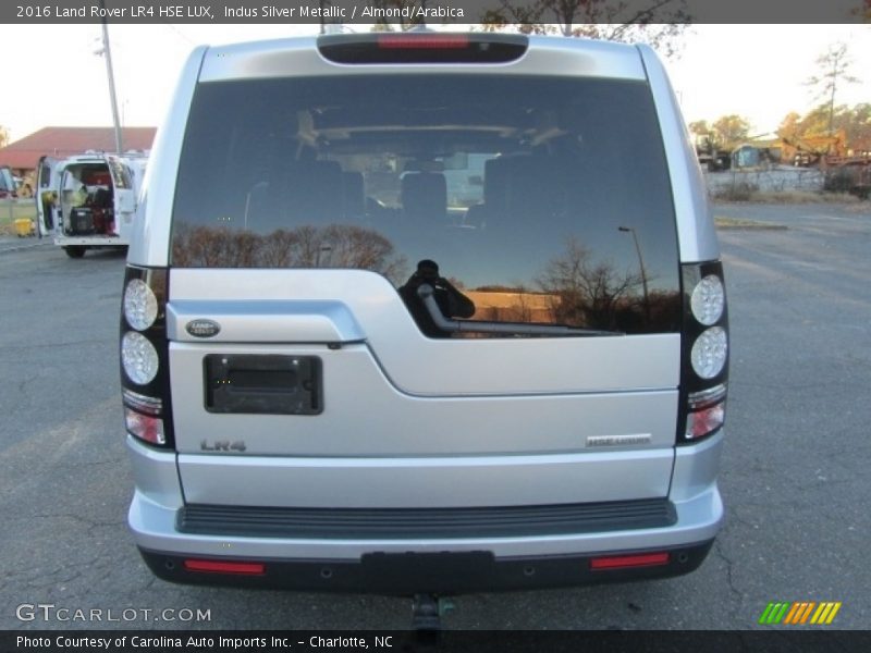 Indus Silver Metallic / Almond/Arabica 2016 Land Rover LR4 HSE LUX