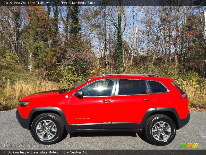 Firecracker Red / Black 2019 Jeep Cherokee Trailhawk 4x4