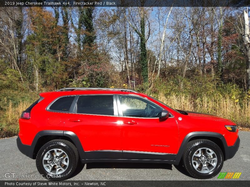 Firecracker Red / Black 2019 Jeep Cherokee Trailhawk 4x4