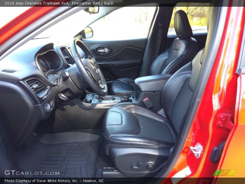 Firecracker Red / Black 2019 Jeep Cherokee Trailhawk 4x4