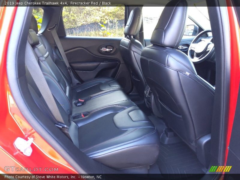 Firecracker Red / Black 2019 Jeep Cherokee Trailhawk 4x4