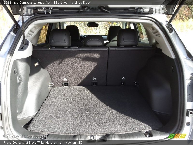  2022 Compass Latitude 4x4 Trunk