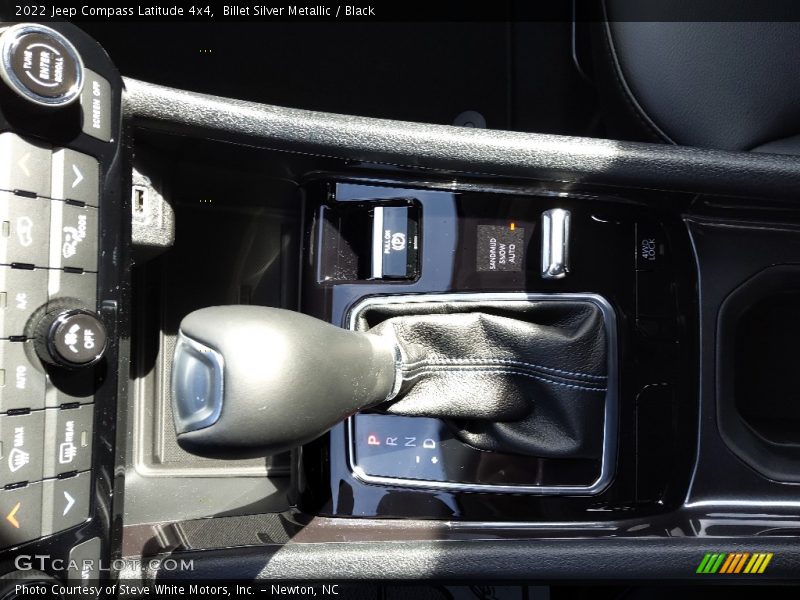  2022 Compass Latitude 4x4 9 Speed Automatic Shifter