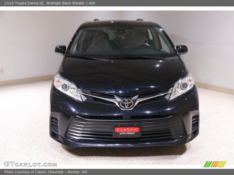 Midnight Black Metallic / Ash 2019 Toyota Sienna LE