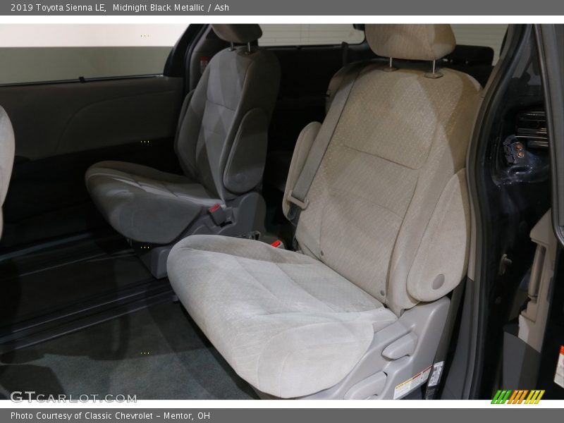 Midnight Black Metallic / Ash 2019 Toyota Sienna LE