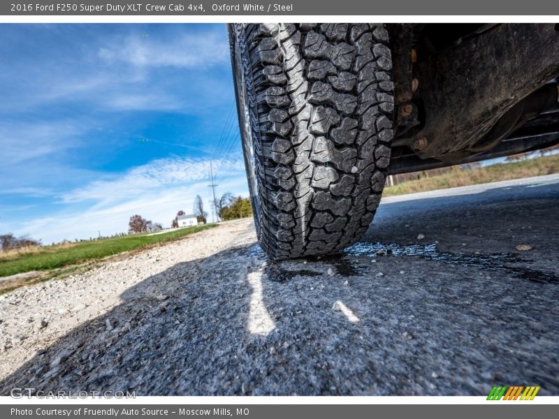 Oxford White / Steel 2016 Ford F250 Super Duty XLT Crew Cab 4x4