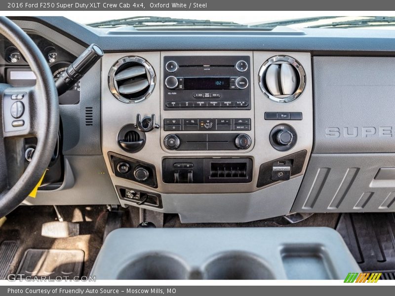 Oxford White / Steel 2016 Ford F250 Super Duty XLT Crew Cab 4x4