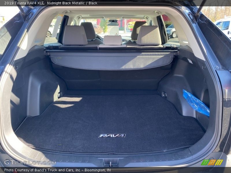 Midnight Black Metallic / Black 2019 Toyota RAV4 XLE