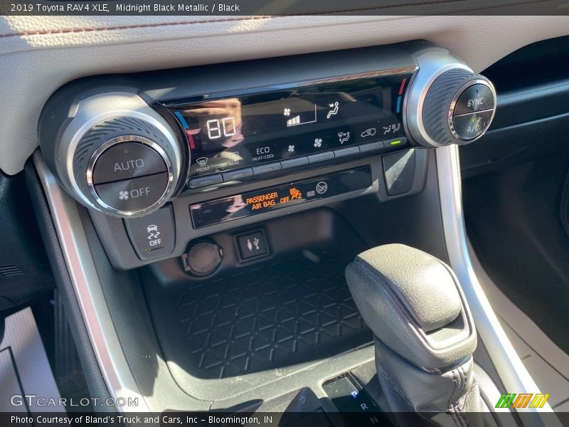 Midnight Black Metallic / Black 2019 Toyota RAV4 XLE