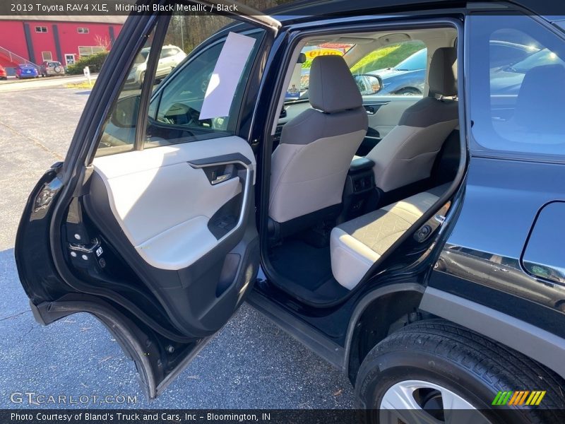 Midnight Black Metallic / Black 2019 Toyota RAV4 XLE