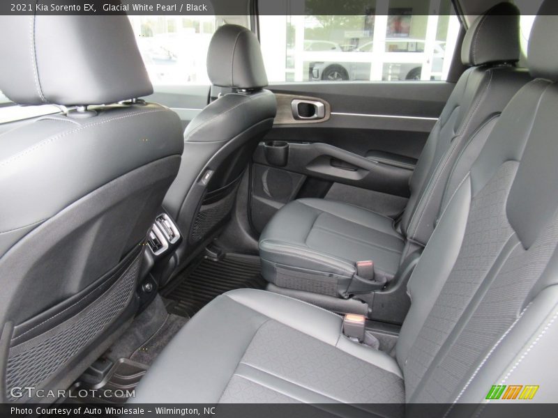 Glacial White Pearl / Black 2021 Kia Sorento EX