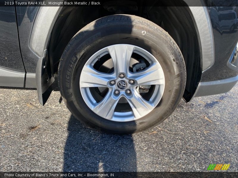 Midnight Black Metallic / Black 2019 Toyota RAV4 XLE