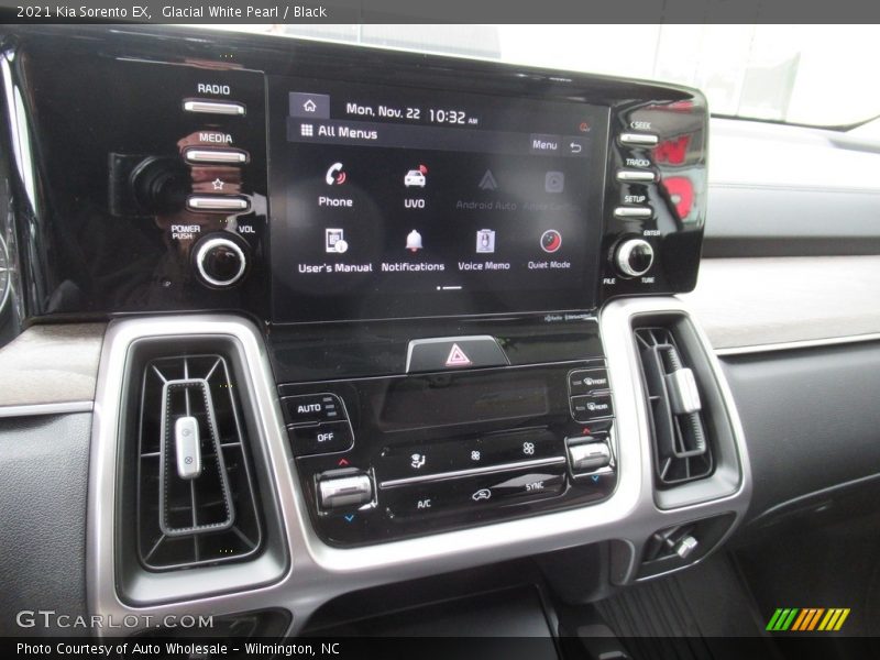 Glacial White Pearl / Black 2021 Kia Sorento EX