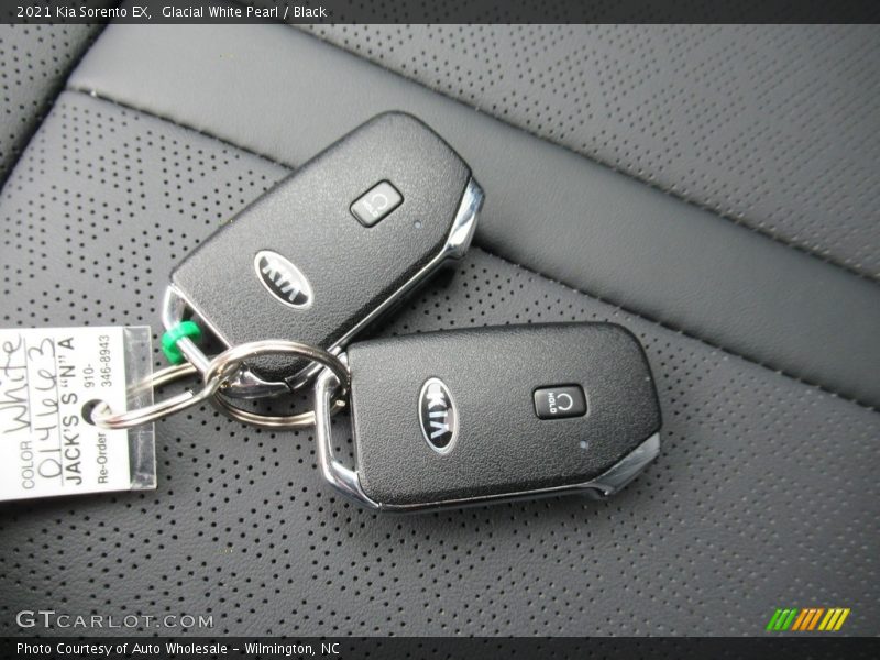 Glacial White Pearl / Black 2021 Kia Sorento EX