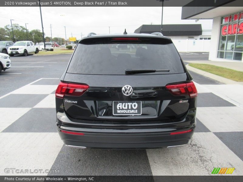 Deep Black Pearl / Titan Black 2020 Volkswagen Tiguan S 4MOTION