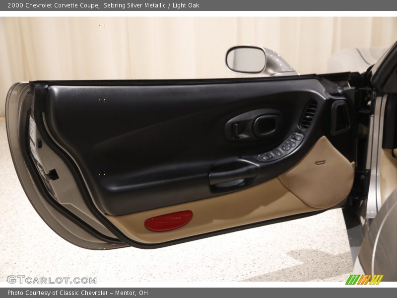 Sebring Silver Metallic / Light Oak 2000 Chevrolet Corvette Coupe