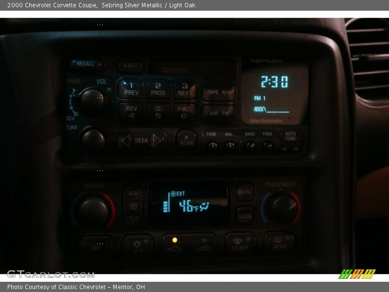 Sebring Silver Metallic / Light Oak 2000 Chevrolet Corvette Coupe