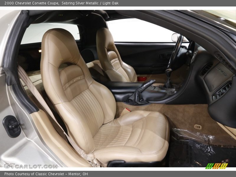 Sebring Silver Metallic / Light Oak 2000 Chevrolet Corvette Coupe