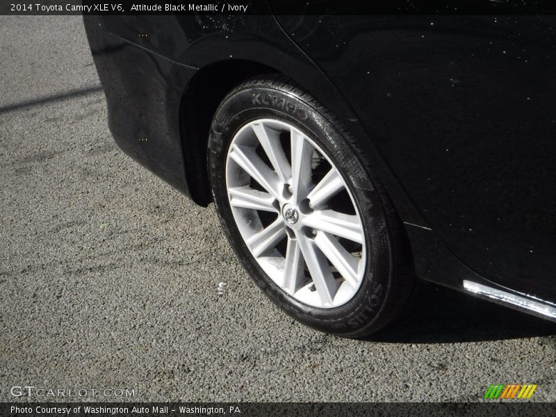 Attitude Black Metallic / Ivory 2014 Toyota Camry XLE V6