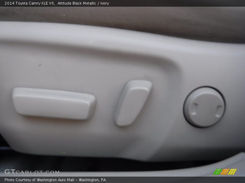 Attitude Black Metallic / Ivory 2014 Toyota Camry XLE V6