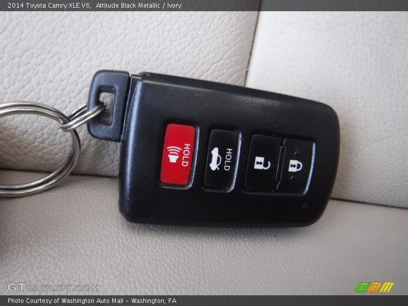 Attitude Black Metallic / Ivory 2014 Toyota Camry XLE V6