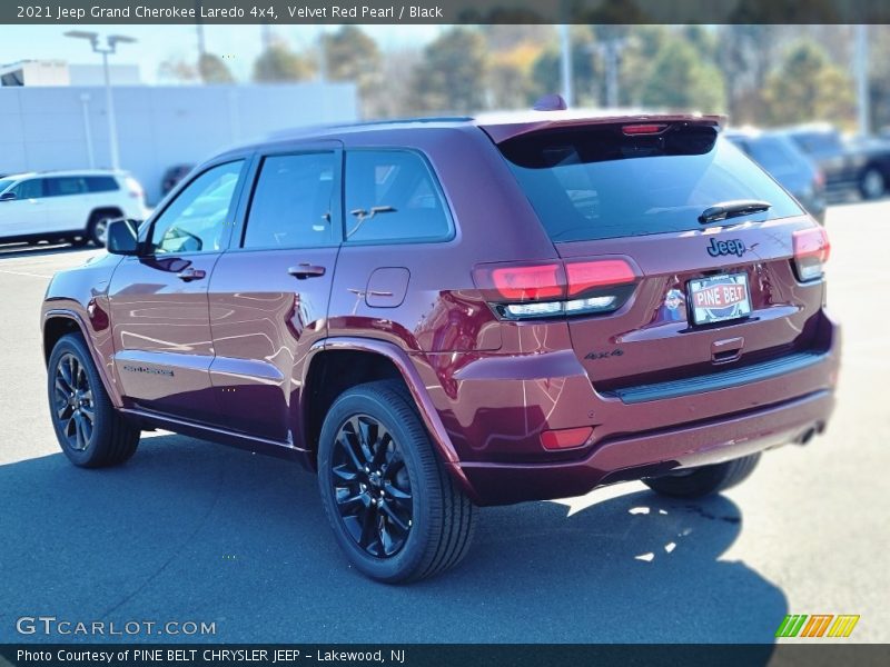 Velvet Red Pearl / Black 2021 Jeep Grand Cherokee Laredo 4x4