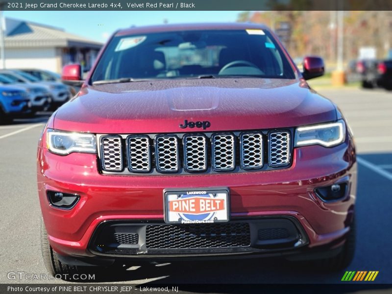 Velvet Red Pearl / Black 2021 Jeep Grand Cherokee Laredo 4x4