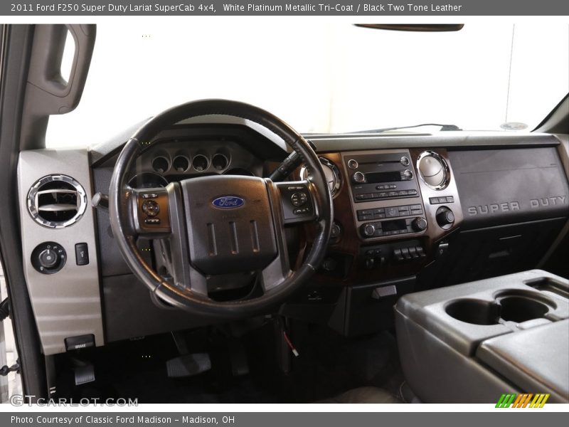 White Platinum Metallic Tri-Coat / Black Two Tone Leather 2011 Ford F250 Super Duty Lariat SuperCab 4x4