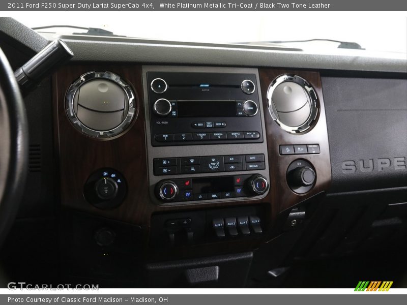 White Platinum Metallic Tri-Coat / Black Two Tone Leather 2011 Ford F250 Super Duty Lariat SuperCab 4x4