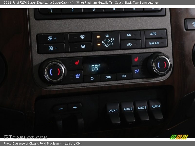 White Platinum Metallic Tri-Coat / Black Two Tone Leather 2011 Ford F250 Super Duty Lariat SuperCab 4x4
