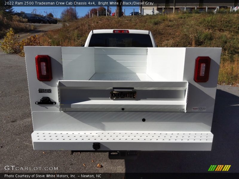 Bright White / Black/Diesel Gray 2022 Ram 2500 Tradesman Crew Cab Chassis 4x4